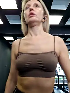 Snapshot of Miss____Mia_ chatting on 1, 2, 2025 Miss Mia online show from 1, 2, 2025