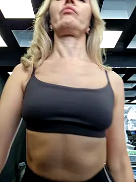 Snapshot of Miss____Mia_ chatting on 4, 2, 2025 Miss Mia online show from 4, 2, 2025