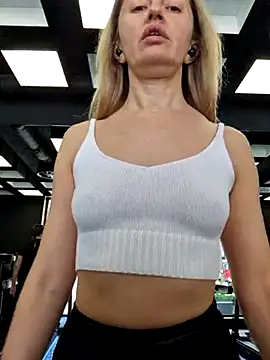 Snapshot of Miss____Mia_ chatting on 6, 2, 2025 Miss Mia online show from 6, 2, 2025