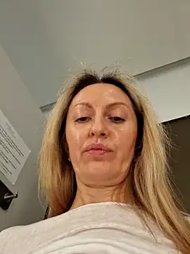 Snapshot of Miss____Mia_ chatting on 22, 2, 2025 Miss Mia online show from 22, 2, 2025