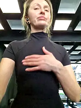 Snapshot of Miss____Mia_ chatting on 7, 3, 2025 Miss Mia online show from 7, 3, 2025