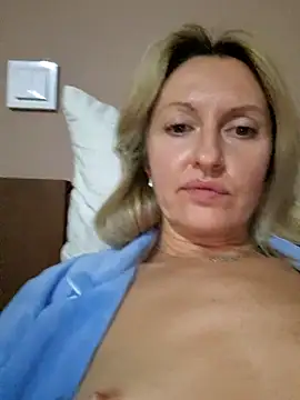 Snapshot of Miss____Mia_ chatting on 11, 10, 2025 Miss Mia online show from 11, 10, 2025