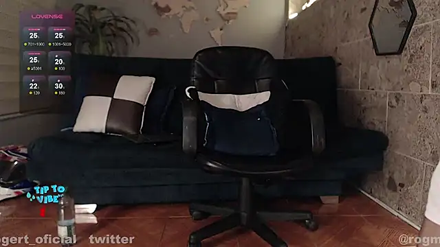 Snapshot of rogert_xx chatting on 31, 1, 2025 rogert xx online show from 31, 1, 2025