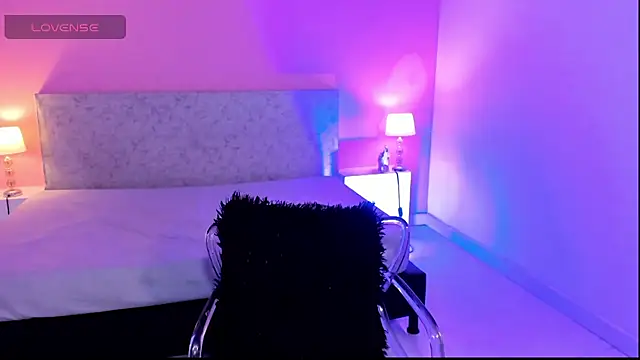 BlakmillerrGilson online show from 18, 9, 2025