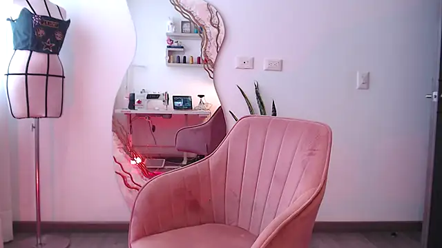 Snapshot of chloebritto chatting on 18, 12, 2024 chloebritto online show from 18, 12, 2024