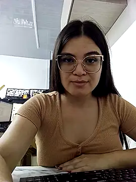 Snapshot of CamilaSofiia chatting on 23, 10, 2025 CamilaSofiia online show from 23, 10, 2025