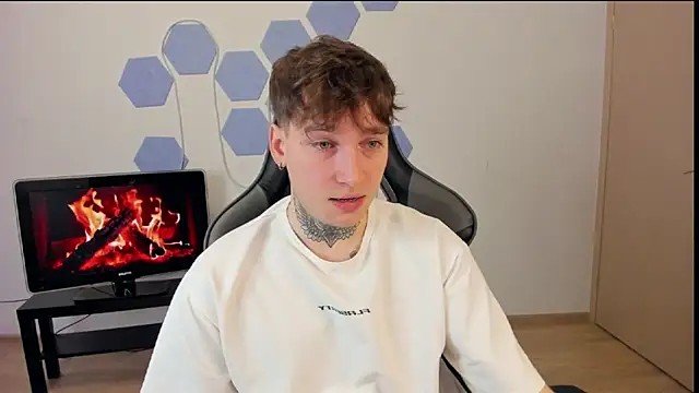 Chris Tyson online show from 4, 1, 2025