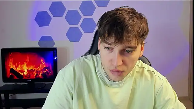 Chris Tyson online show from 1, 2, 2025