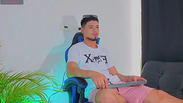 EdwardRoss  online show from 2, 11, 2025