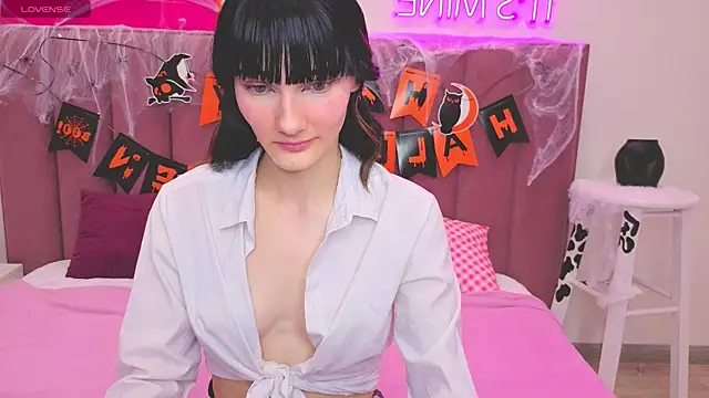 Lili flowerr online show from 29, 10, 2025