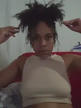 Julia Pretinha online show from 27, 10, 2025