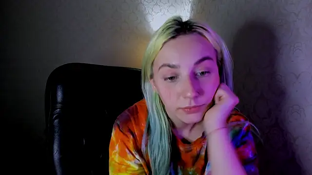 Snapshot of coraline_meow chatting on 13, 12, 2024 coraline meow online show from 13, 12, 2024