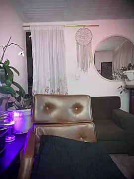 haiiley more online show from 4, 4, 2026