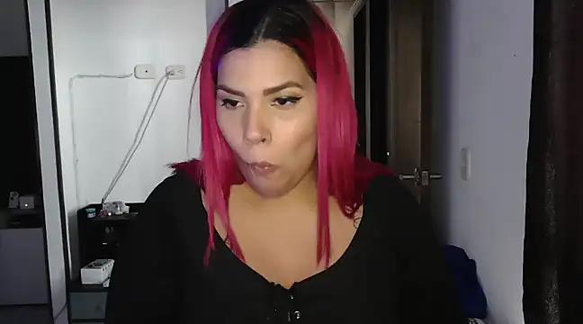 Snapshot of CarolinaRincon chatting on 31, 1, 2025 CarolinaRincon online show from 31, 1, 2025