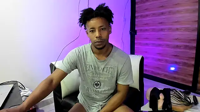 AlejoKhalifa  online show from 4, 3, 2025