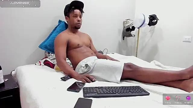 AlejoKhalifa  online show from 23, 9, 2025