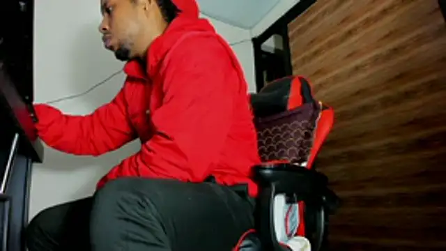 AlejoKhalifa  online show from 2, 10, 2025