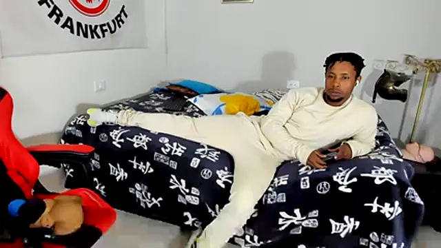 AlejoKhalifa  online show from 27, 11, 2025