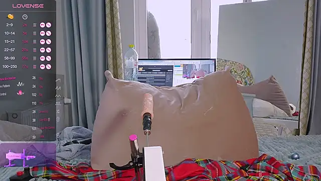 Snapshot of Meukotis chatting on 11, 10, 2025 Meukotis online show from 11, 10, 2025