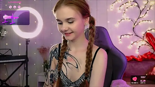 Britney Lynch online show from 2, 2, 2025