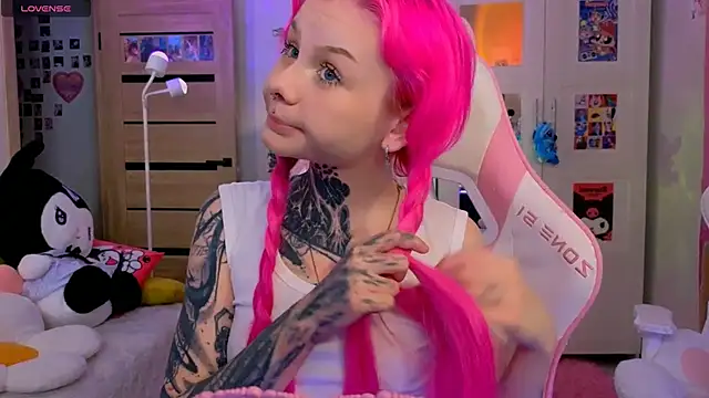 Britney Lynch online show from 30, 10, 2025