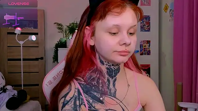 Britney Lynch online show from 12, 11, 2025