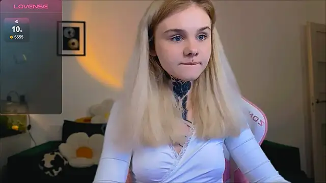 Britney Lynch online show from 5, 4, 2026