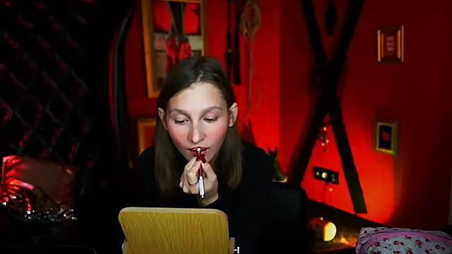 EllaHorton online show from 9, 11, 2025