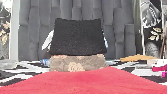 Snapshot of hot_milkbitch chatting on 22, 9, 2025 hot milkbitch online show from 22, 9, 2025