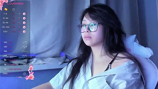 Snapshot of maydaykimmy chatting on 14, 12, 2024 maydaykimmy online show from 14, 12, 2024