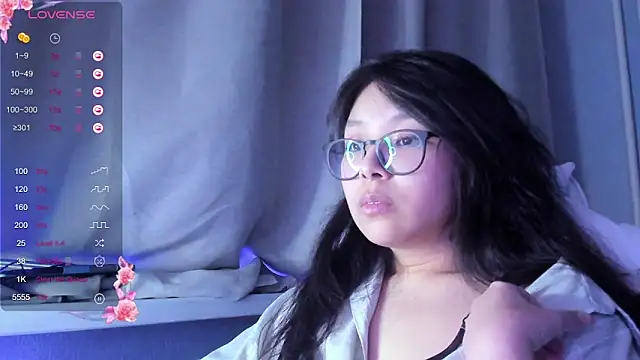 Snapshot of maydaykimmy chatting on 15, 12, 2024 maydaykimmy online show from 15, 12, 2024