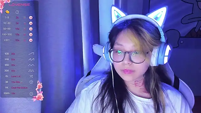 Snapshot of maydaykimmy chatting on 8, 2, 2025 maydaykimmy online show from 8, 2, 2025