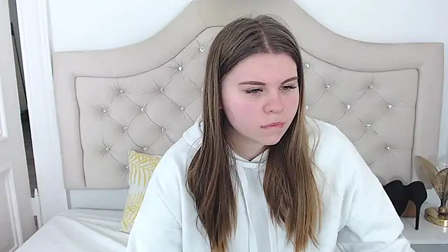 Snapshot of AbbyPleasure chatting on 7, 1, 2025 AbbyPleasure online show from 7, 1, 2025