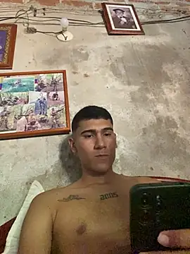Snapshot of santi_latino chatting on 16, 3, 2025 santi latino online show from 16, 3, 2025