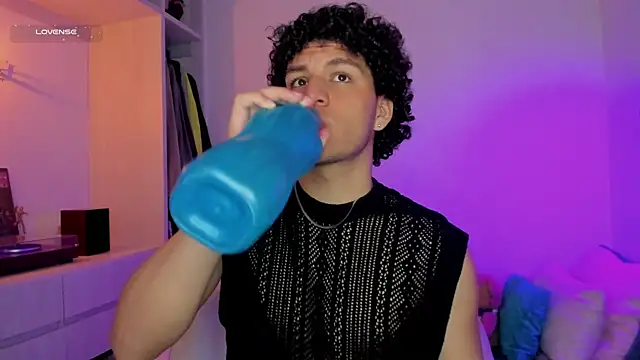 Curlblue online show from 2, 12, 2025