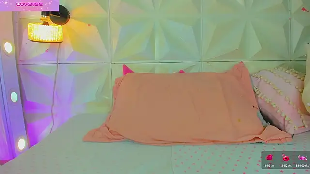 Snapshot of cute_latinaxxx chatting on 13, 9, 2025 cute latinaxxx online show from 13, 9, 2025