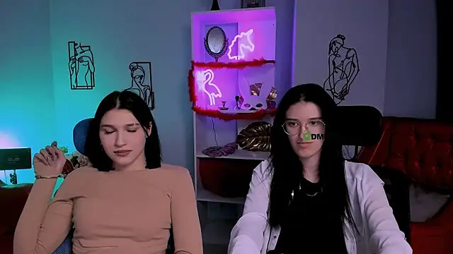 Snapshot of scarlet_mooore chatting on 4, 3, 2025 scarlet mooore online show from 4, 3, 2025