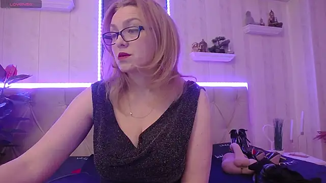 Snapshot of LadyJeen chatting on 18, 2, 2025 LadyJeen online show from 18, 2, 2025