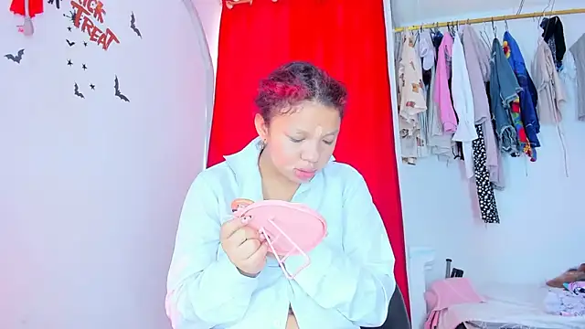 Emily Coper18 online show from 1, 11, 2025