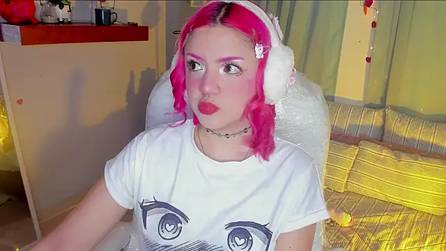 Snapshot of Tiny__Emmy chatting on 25, 9, 2025 Tiny Emmy online show from 25, 9, 2025