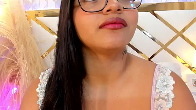 Snapshot of EmmaWeest chatting on 17, 9, 2025 EmmaWeest online show from 17, 9, 2025