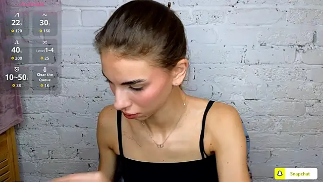 Snapshot of EmmyGreans chatting on 3, 10, 2025 EmmyGreans online show from 3, 10, 2025