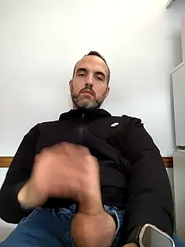 leon3875 online show from 3, 12, 2025