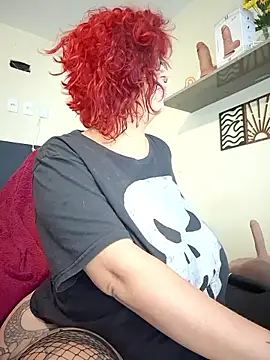 Snapshot of Escarlate4you_ chatting on 4, 6, 2026 Escarlate4you online show from 4, 6, 2026