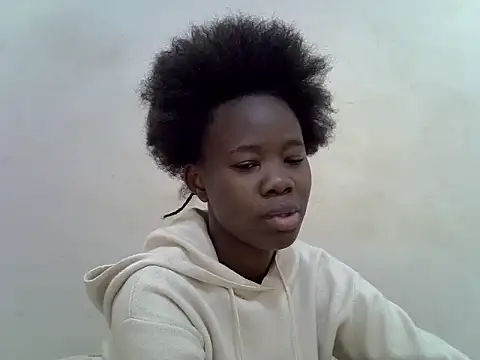 Snapshot of hey_its_andreana chatting on 4, 10, 2025 hey its andreana online show from 4, 10, 2025