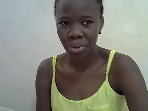 Snapshot of hey_its_andreana chatting on 12, 10, 2025 hey its andreana online show from 12, 10, 2025
