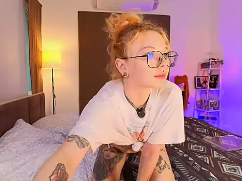 Snapshot of juicyshow_ chatting on 10, 10, 2025 juicyshow online show from 10, 10, 2025