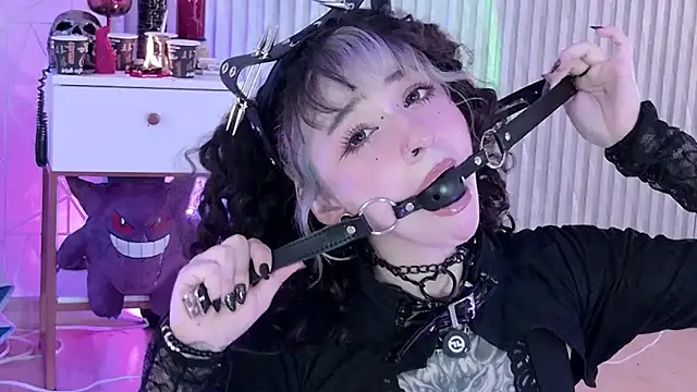 zephirahabney online show from 13, 11, 2025