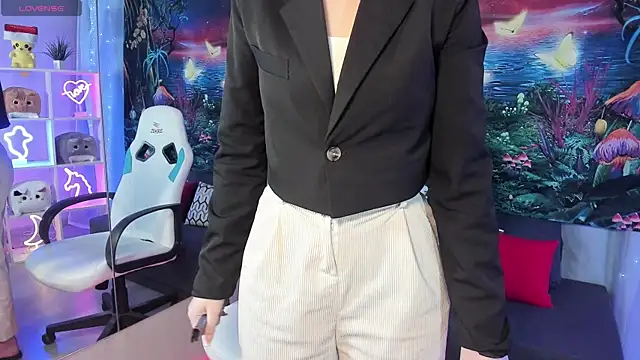 Snapshot of TiffanyBatson chatting on 7, 3, 2025 TiffanyBatson online show from 7, 3, 2025