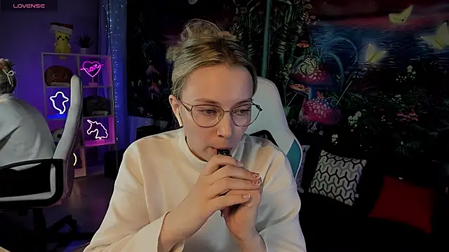 Snapshot of TiffanyBatson chatting on 17, 3, 2025 TiffanyBatson online show from 17, 3, 2025